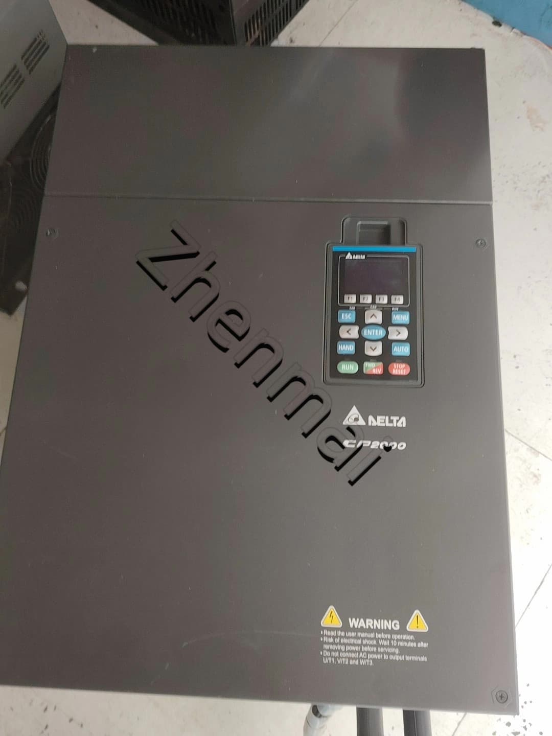 100% чисто нов оригинален и оригинален Delta VFD1100CP43A-00 380V110KW Честотни преобразуватели Drive Servo Motor