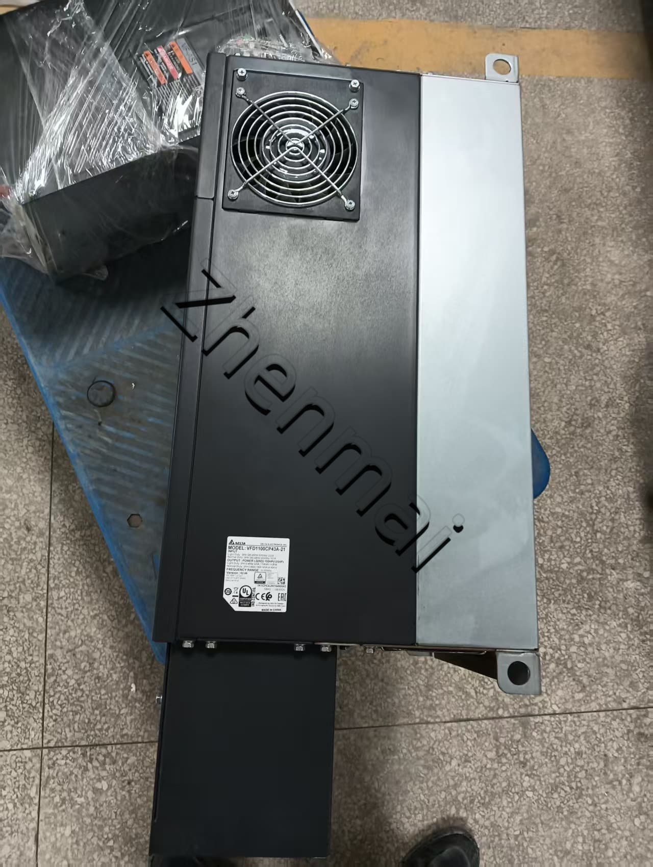 100% чисто нов оригинален и оригинален Delta VFD1100CP43A-21 380V110KW Честотни преобразуватели Drive Servo Motor