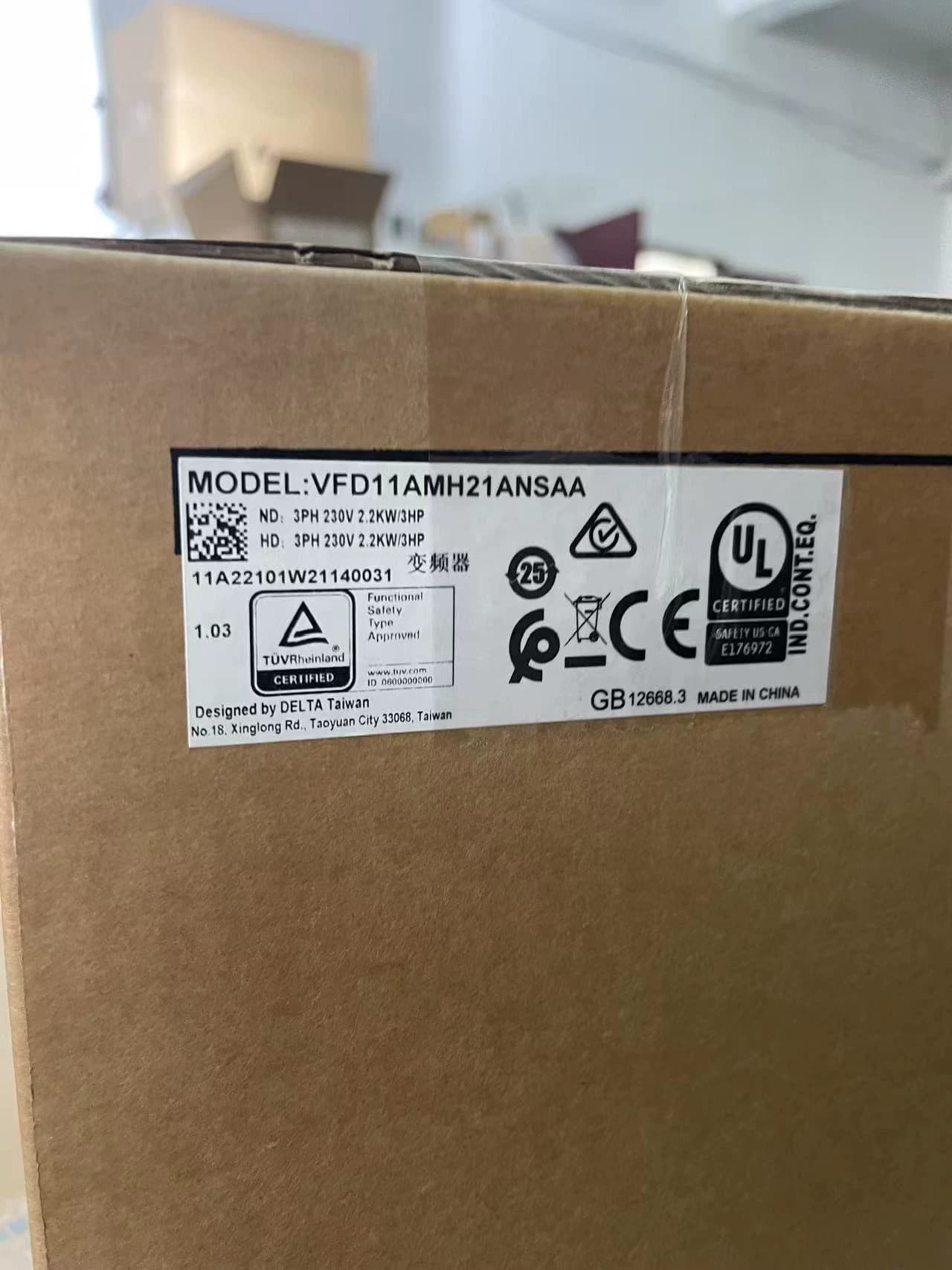100% чисто нов оригинален и оригинален Delta VFD11AMH21ANSAA 2.2KW 220V Честотни преобразуватели Задвижващ серво мотор