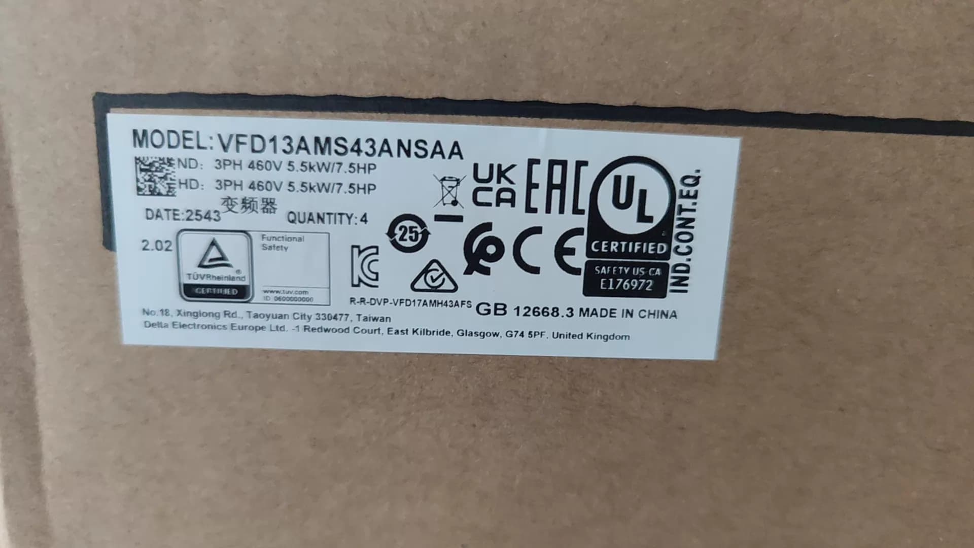 100% чисто нов оригинален и оригинален Delta VFD13AMH43ANSAA 5.5KW Честотни преобразуватели Drive Servo Motor