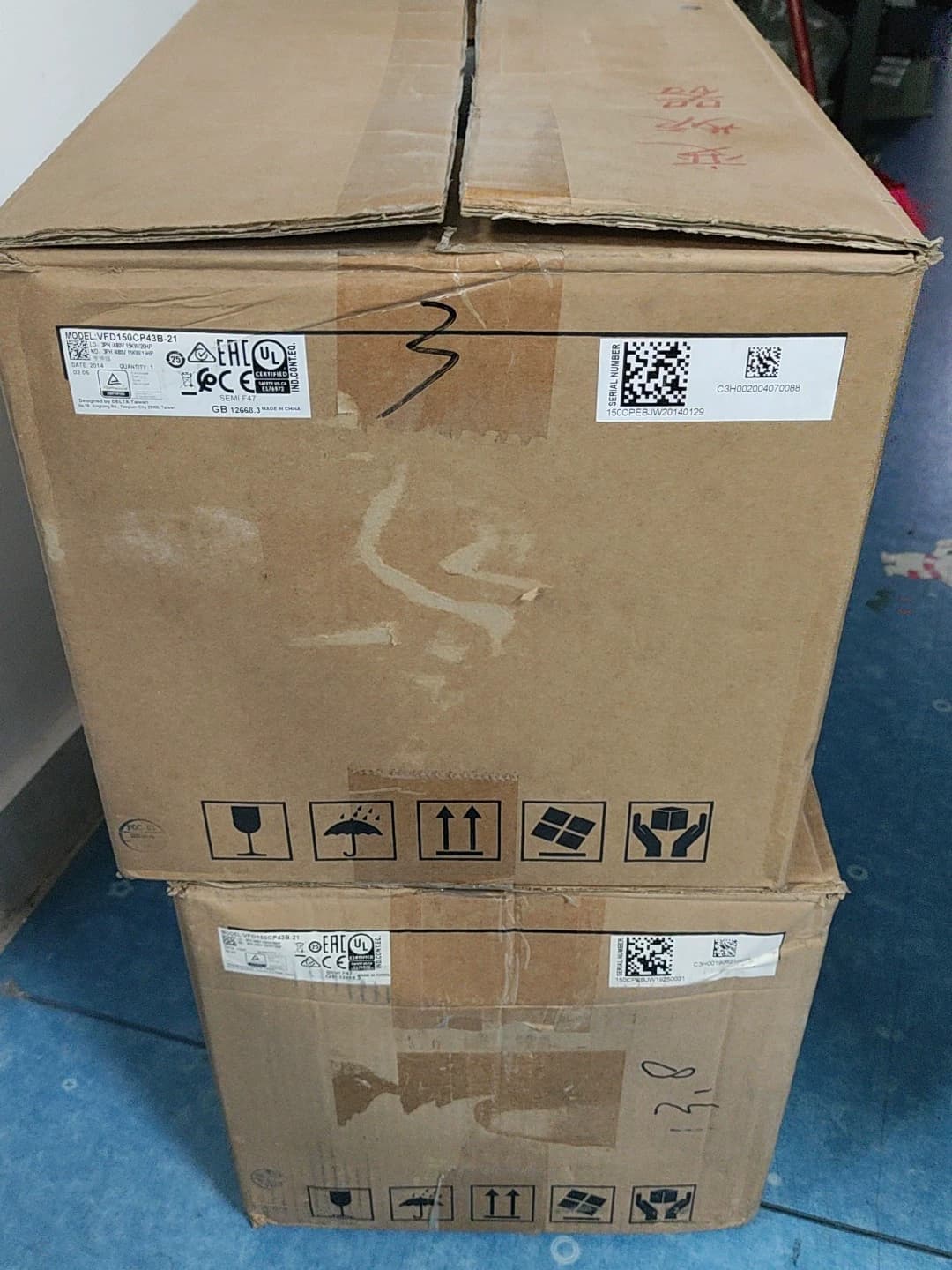 100% чисто нов, оригинален и оригинален Delta VFD150CP43B-21 380V15KW Честотни преобразуватели Drive Servo Motor