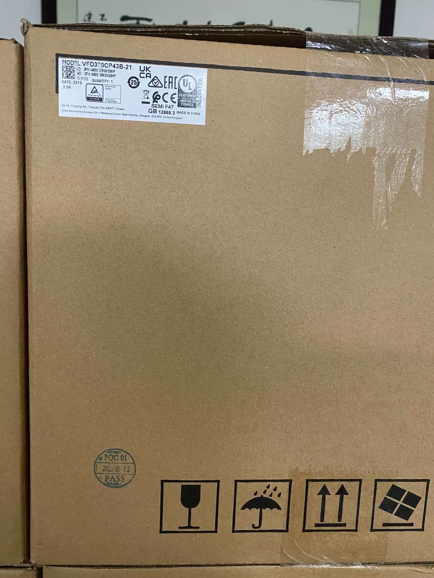 100% чисто нов, оригинален и оригинален Delta VFD370CP43B-21 380V37KW Честотни преобразуватели Drive Servo Motor