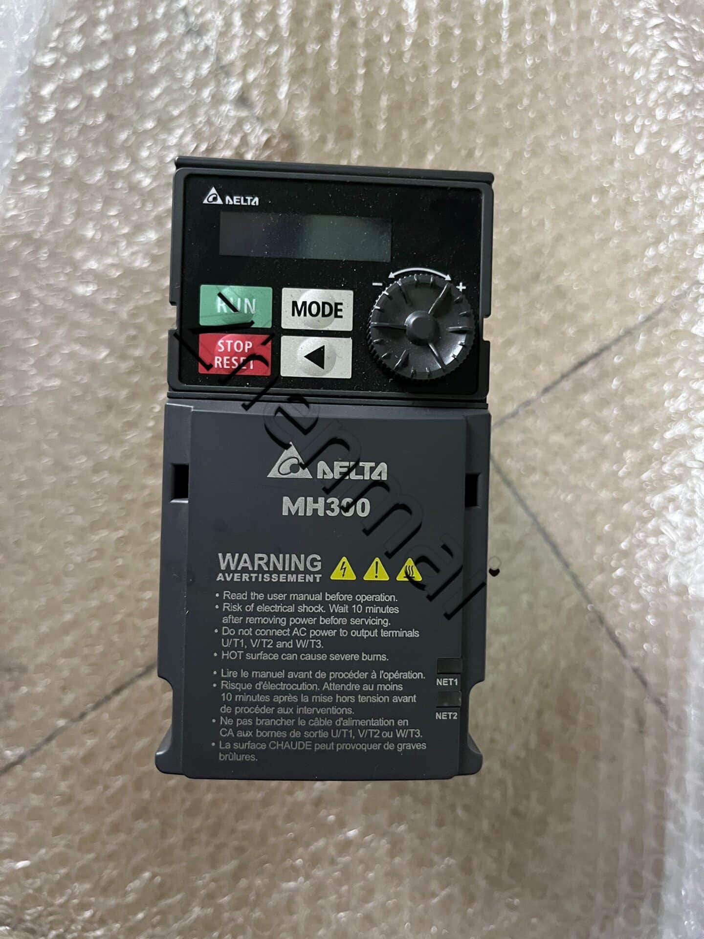 100% чисто нов оригинален и оригинален Delta VFD3A0MH43ANSAA 0.75KW Честотни преобразуватели Drive Servo Motor