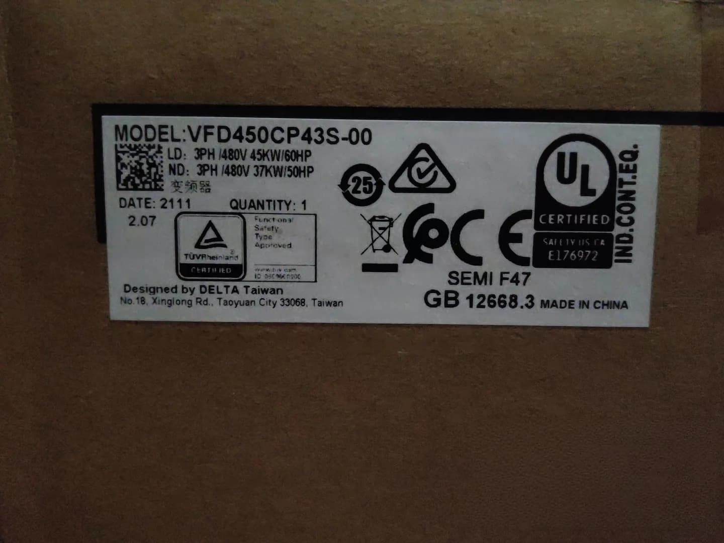 100% чисто нов оригинален и оригинален Delta VFD450CP43S-00 380V45KW Честотни преобразуватели Drive Servo Motor