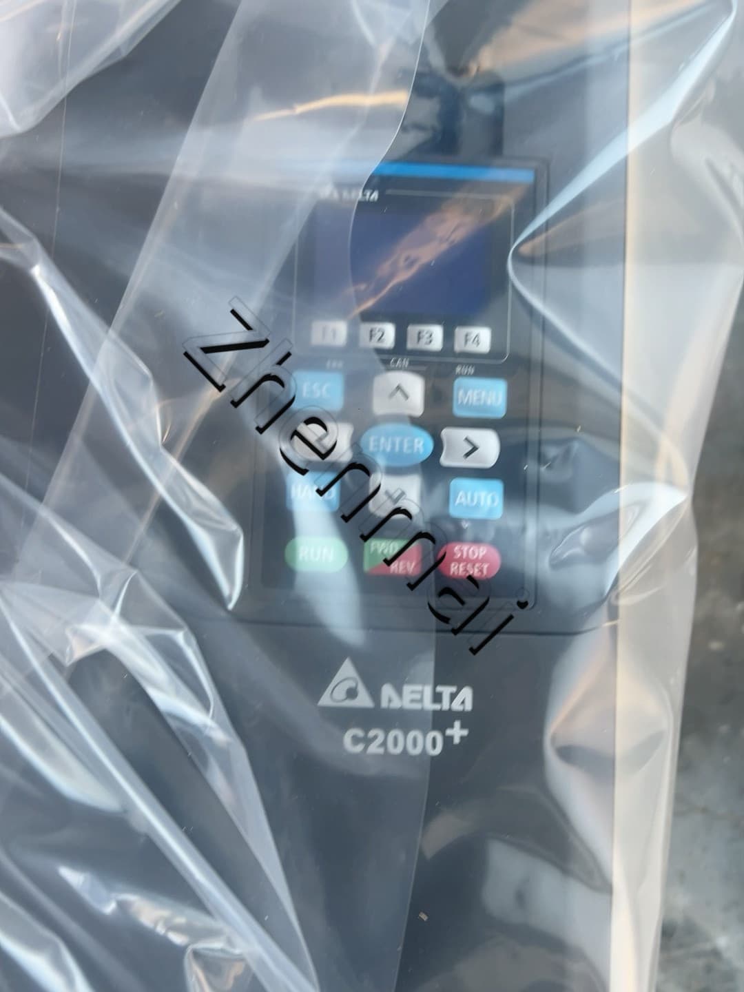 100% чисто нов оригинален и оригинален Delta VFD550C43A-00 Честотни преобразуватели Задвижващ серво мотор