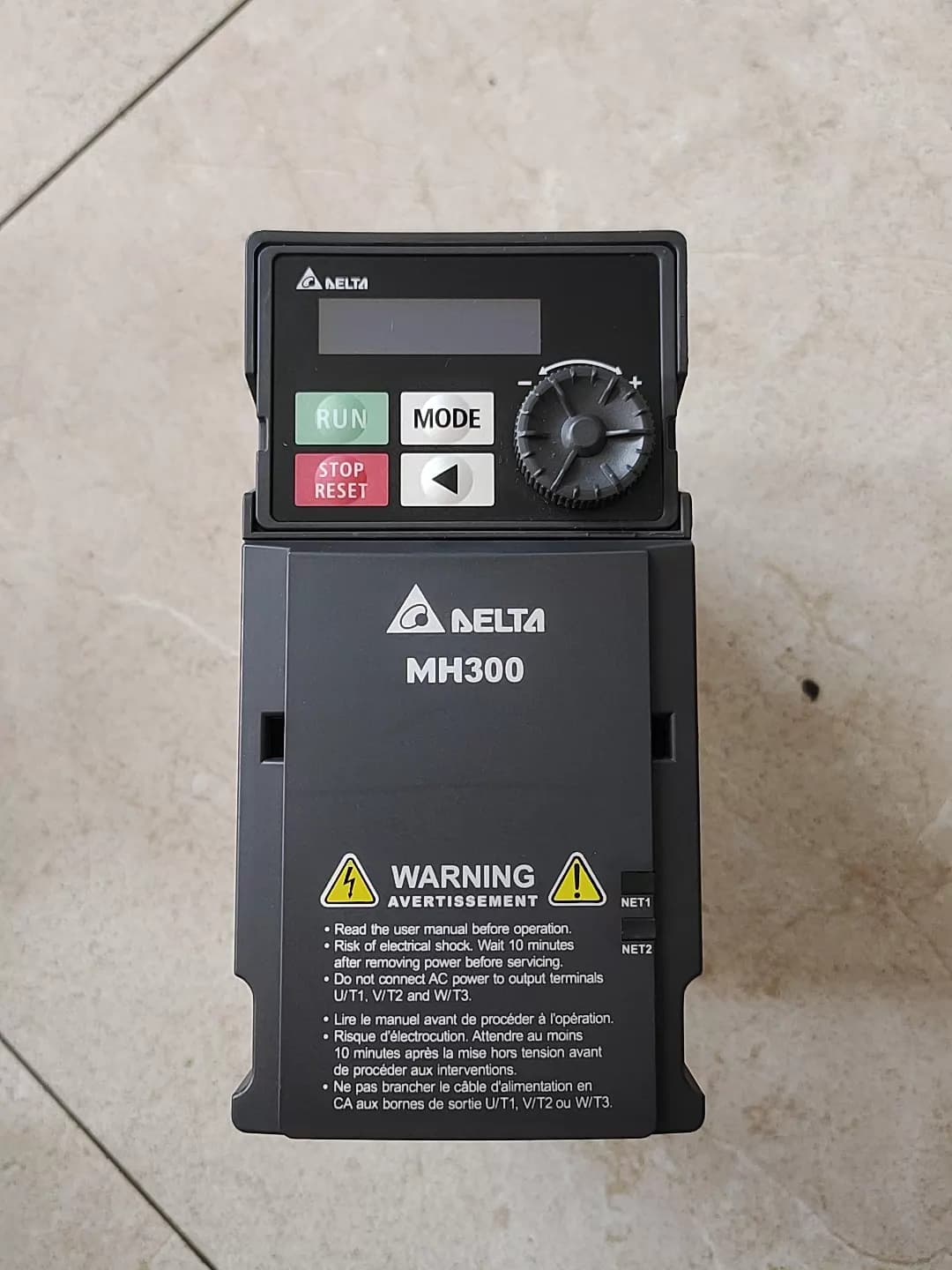 100% чисто нов оригинален и оригинален Delta VFD5A0MH21ANSAA 0.75KW 220V Честотни преобразуватели Задвижващ серво мотор