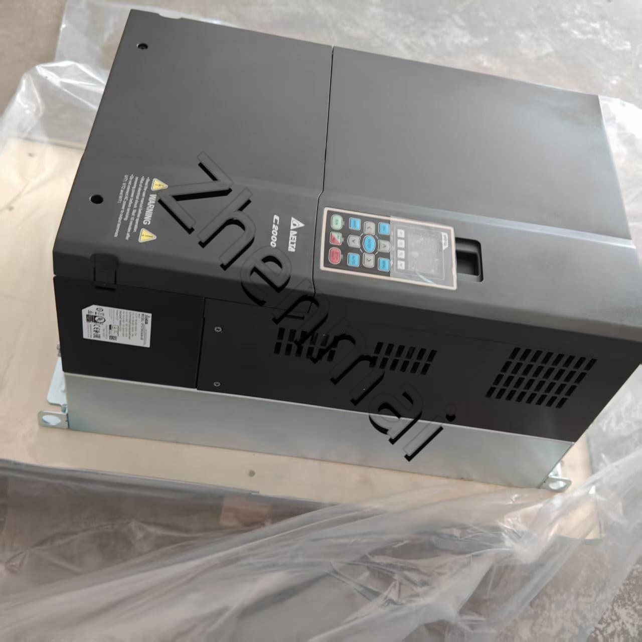 100% чисто нов оригинален и оригинален Delta VFD750C43A-00 Честотни преобразуватели Задвижващ серво мотор