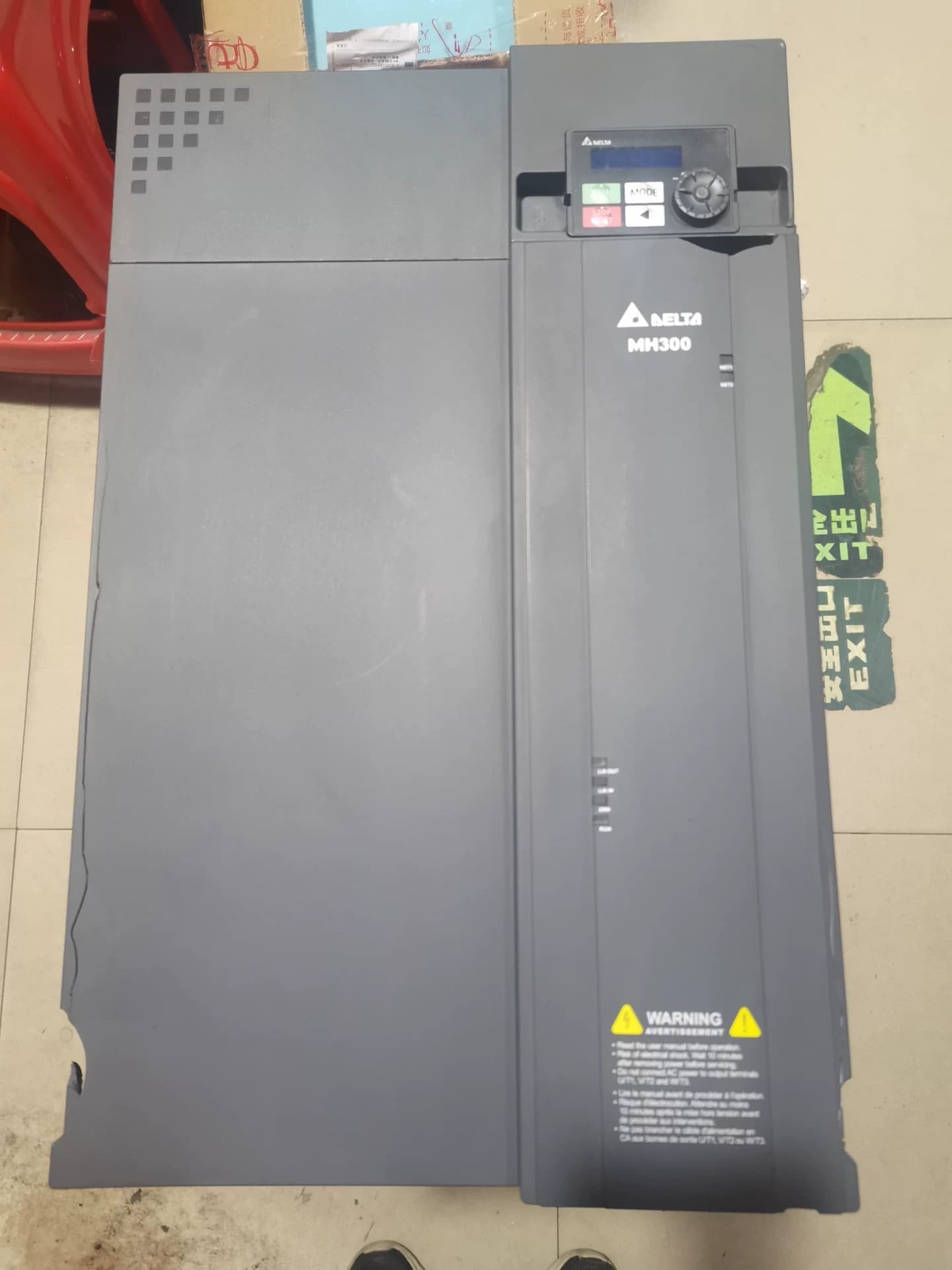 100% чисто нов оригинален и оригинален Delta VFD91AMH43ANSAA(45KW) Честотни преобразуватели Задвижващ серво мотор