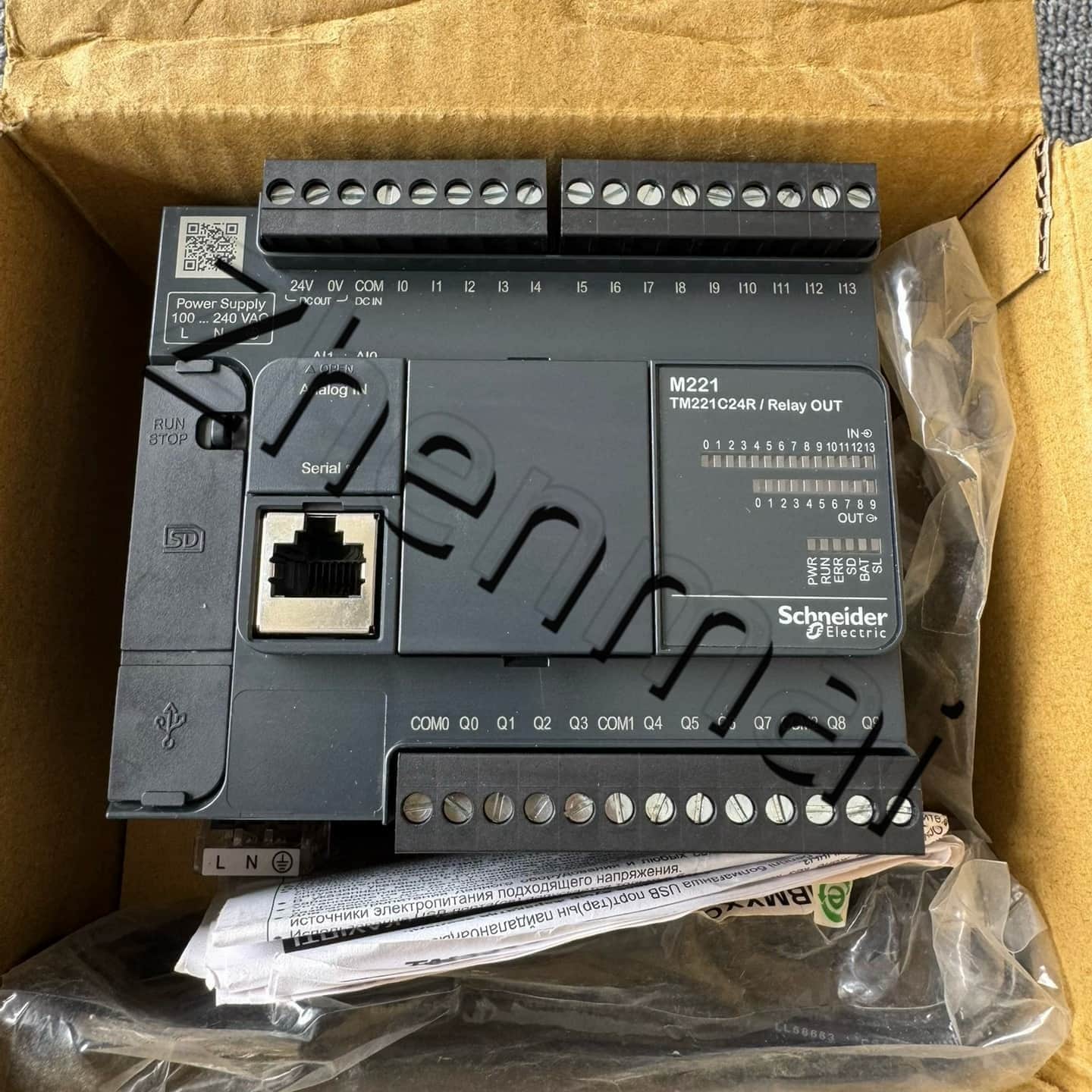 100% чисто нов, оригинален и оригинален Schneider TM221CE24R Честотни преобразуватели, прекъсвачи, контактори, защитни устройства