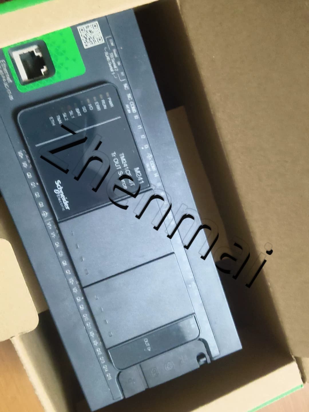 100% чисто нов, оригинален и оригинален Schneider TM241CE40R Честотни преобразуватели, прекъсвачи, контактори, защитни устройства