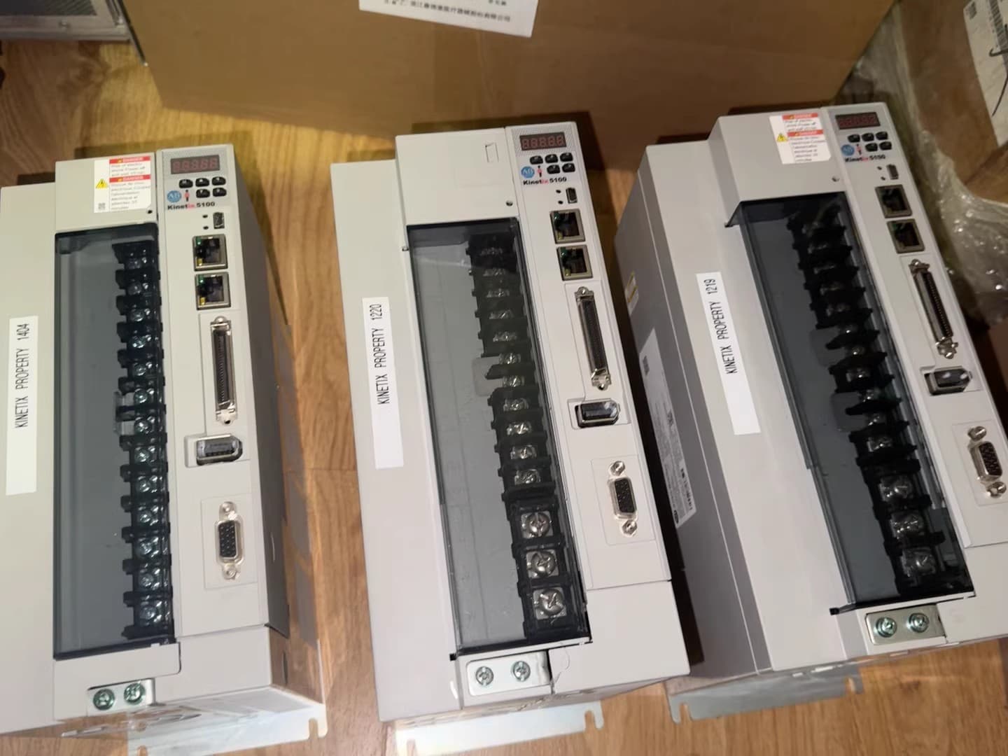 2198-E2055-ERS Серво Kinetix 5100, чисто ново и оригинално