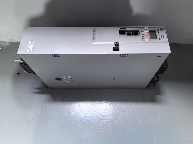 2198-P208 Kinetix 5700 серво, чисто ново и оригинално Бърза доставка