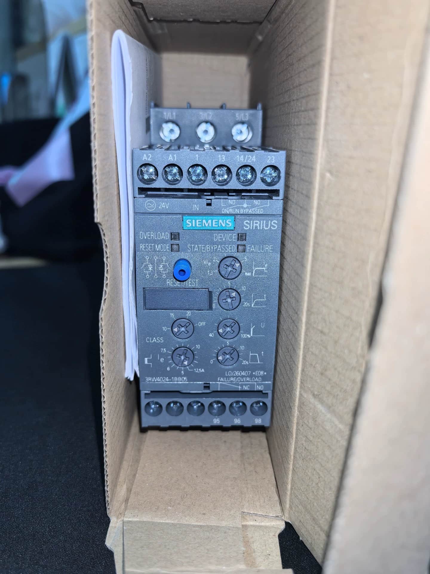 Чисто нов, оригинален, фабричен директен софтуерен стартер Siemens 3RW4024-1BB05 Soft Starter SIRIUS SOFT STARTER