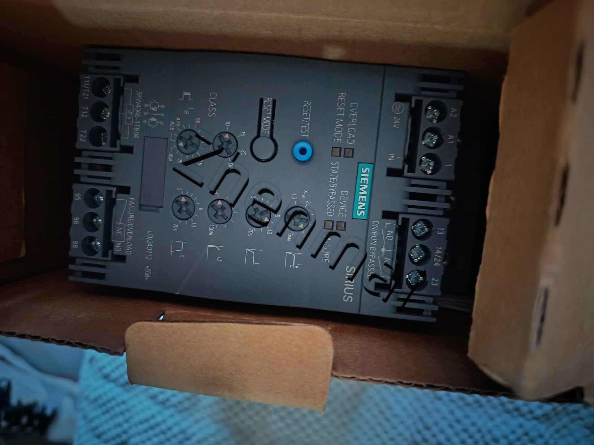 Чисто нов, оригинален, заводски директен Siemens 3RW4046-1TB04 Софт Стартер SIRIUS SOFT STARTER