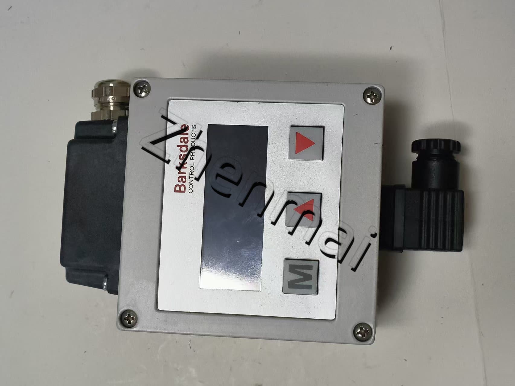 Чисто нов оригинален Barksdale 0003-024(UAS3V3)+0631-070(UTA2,100mm，0-100℃) Сензор за налягане Превключвател за ниво Превключвател на потока Превключвател за налягане Бърза доставка