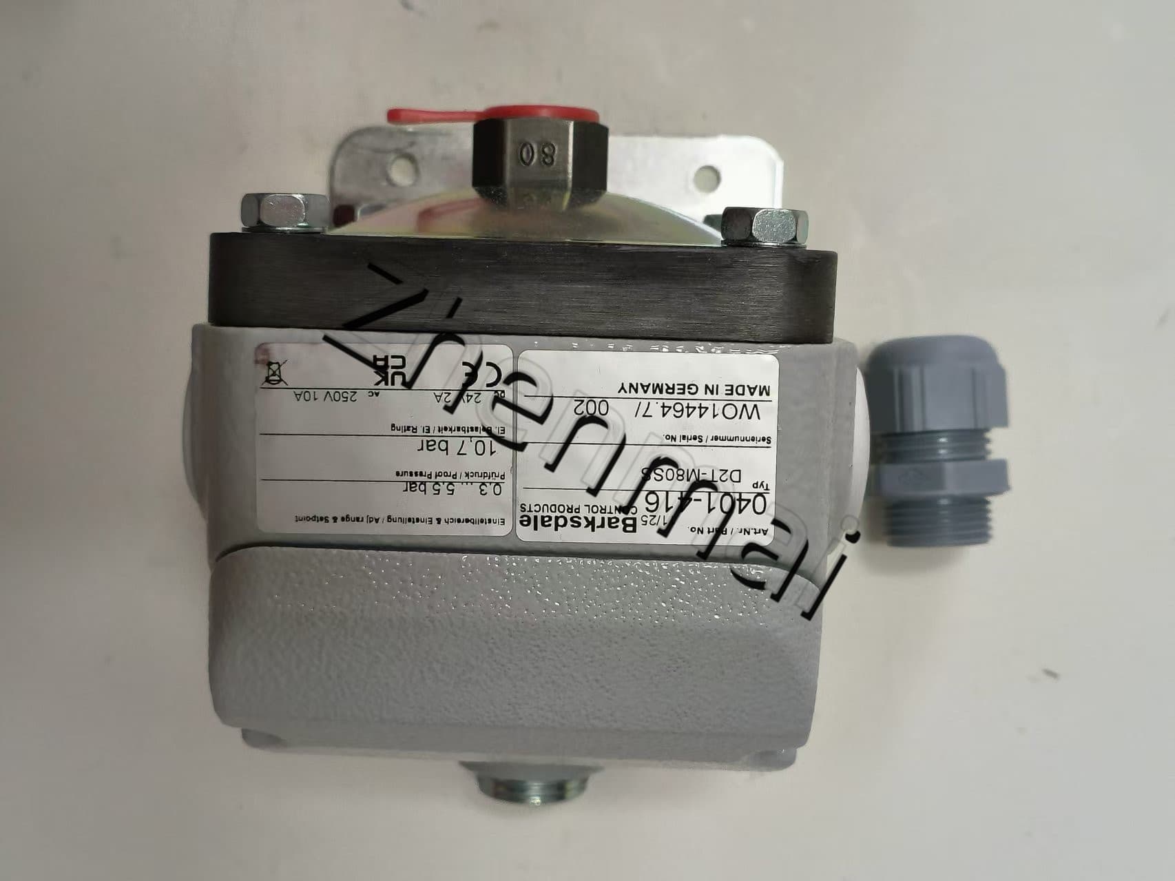 Чисто нов оригинален Barksdale 0401-416 D2T-M80SS Сензор за налягане Превключвател за ниво Превключвател на потока Превключвател за налягане Бърза доставка
