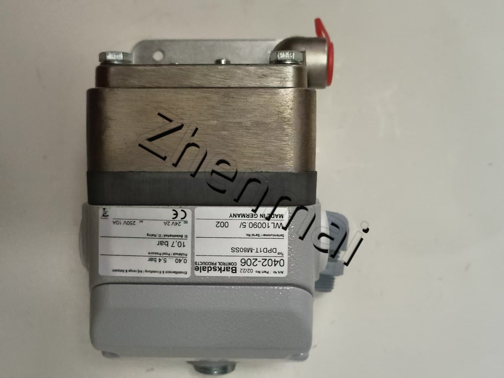 Чисто нов оригинален Barksdale 0402-206 DPD1T-M80SS Сензор за налягане Превключвател за ниво Превключвател на потока Превключвател за налягане Бърза доставка