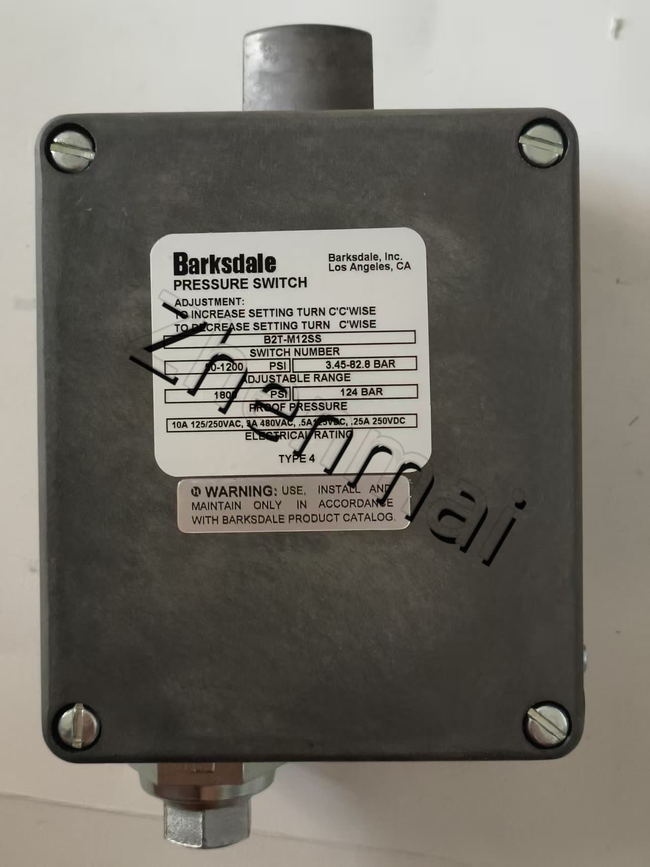 Чисто нов оригинален Barksdale B2T-M12SS Сензор за налягане Превключвател за ниво Превключвател на потока Превключвател за налягане Бърза доставка