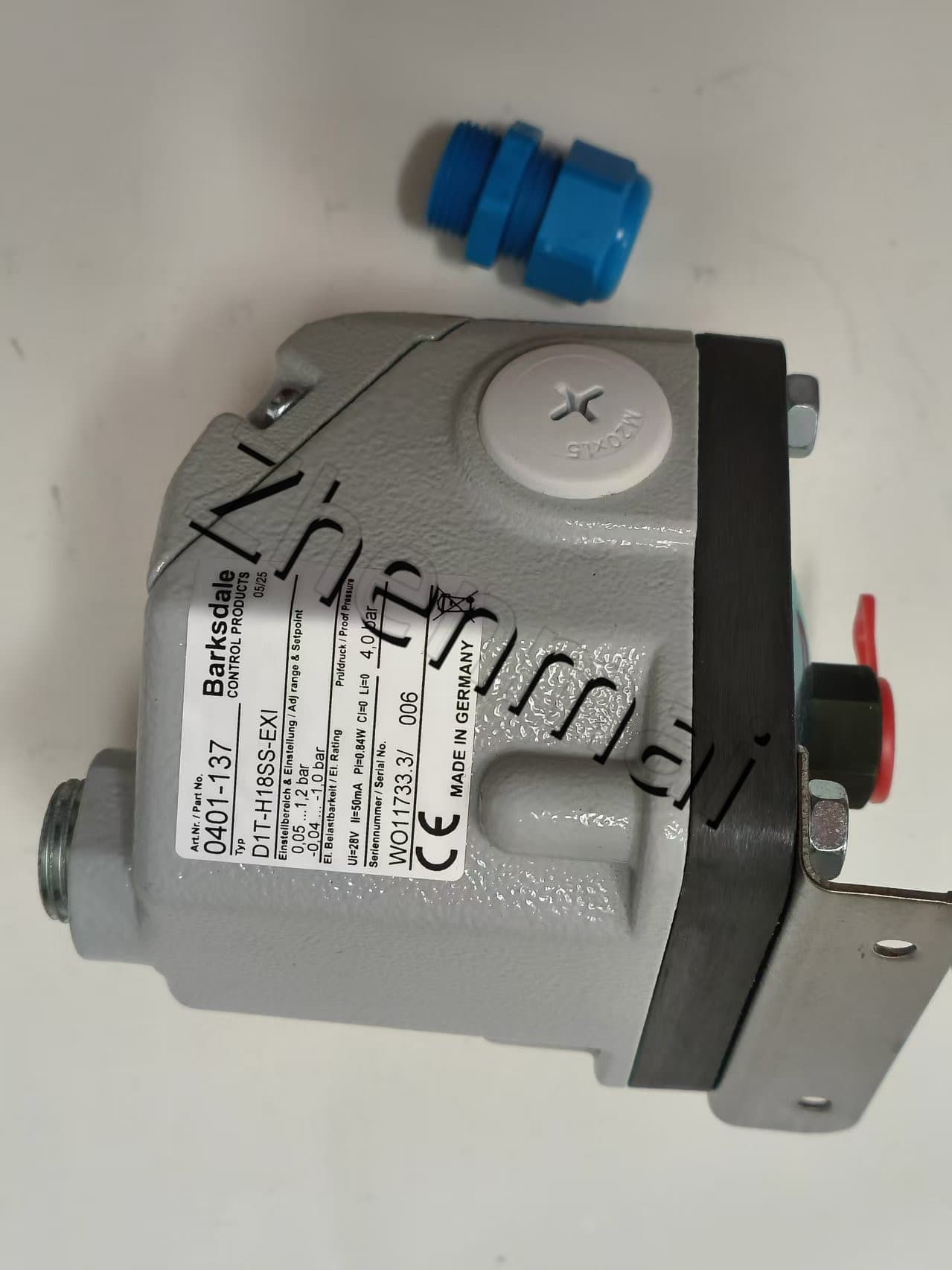 Чисто нов оригинален Barksdale D1T-H18SS-EXI 0401-137 Сензор за налягане Превключвател за ниво Превключвател на потока Превключвател за налягане Бърза доставка