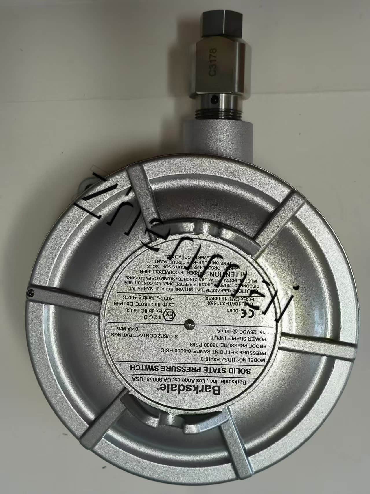 Чисто нов оригинален Barksdale UDS7-BX-16-3 0427U002 Сензор за налягане Превключвател за ниво Превключвател на потока Превключвател за налягане Бърза доставка