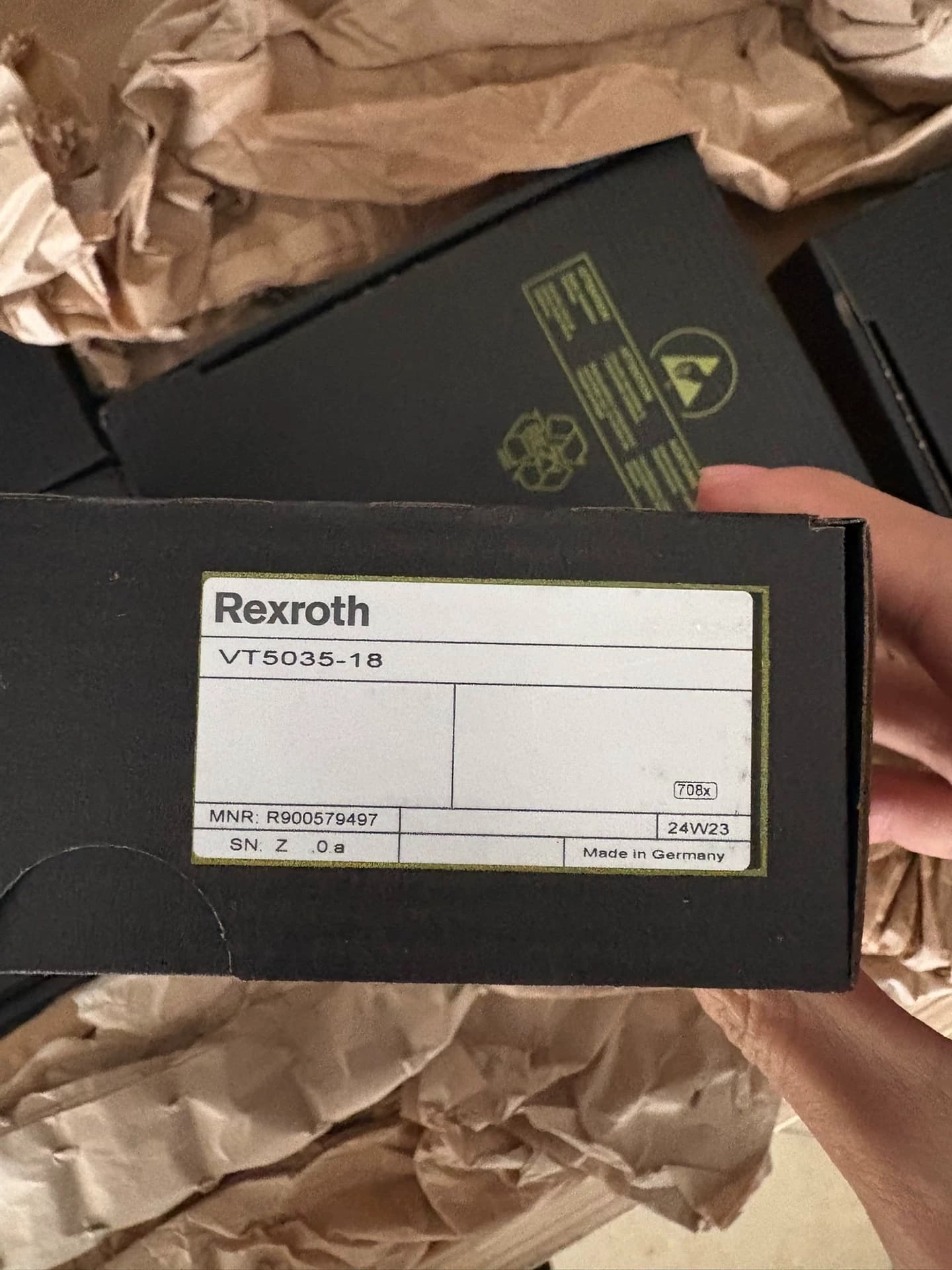 Чисто нов оригинален серво задвижващ усилвател Bosch Rexroth, усилвателна платка VT5035-18 серво мотор Бърза доставка