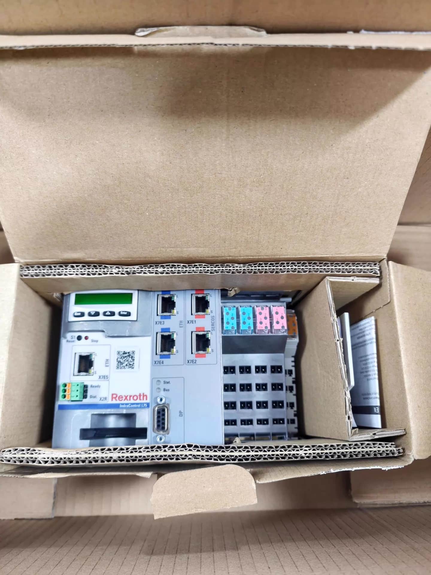 Чисто ново оригинално серво задвижване Bosch Rexroth CML75.1-3P-900-NA-NNNN-NW Серво мотор Бърза доставка
