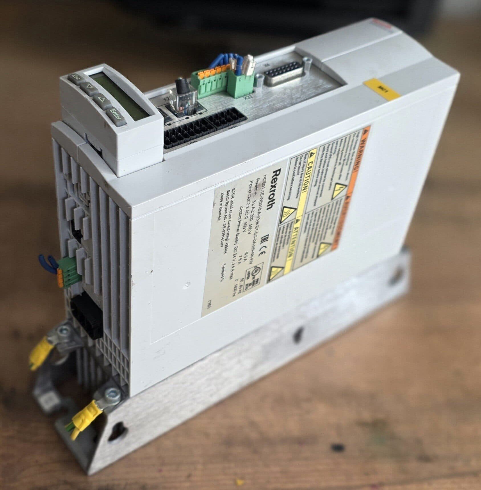 Чисто ново оригинално серво задвижване Bosch Rexroth HCS01.1E-W0018-A-03-B-ET-EC-DA-NN-NN-FW Серво мотор Бърза доставка