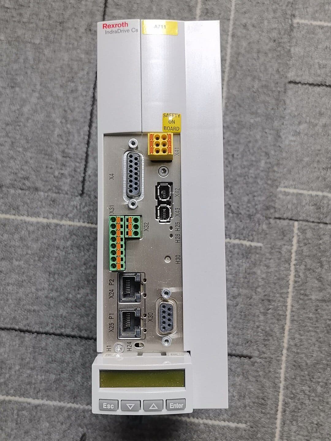 Чисто ново оригинално серво задвижване Bosch Rexroth HCS01.1E-W0018-A-03-B-ET-EC-EP-S4-NN-FW Серво мотор Бърза доставка