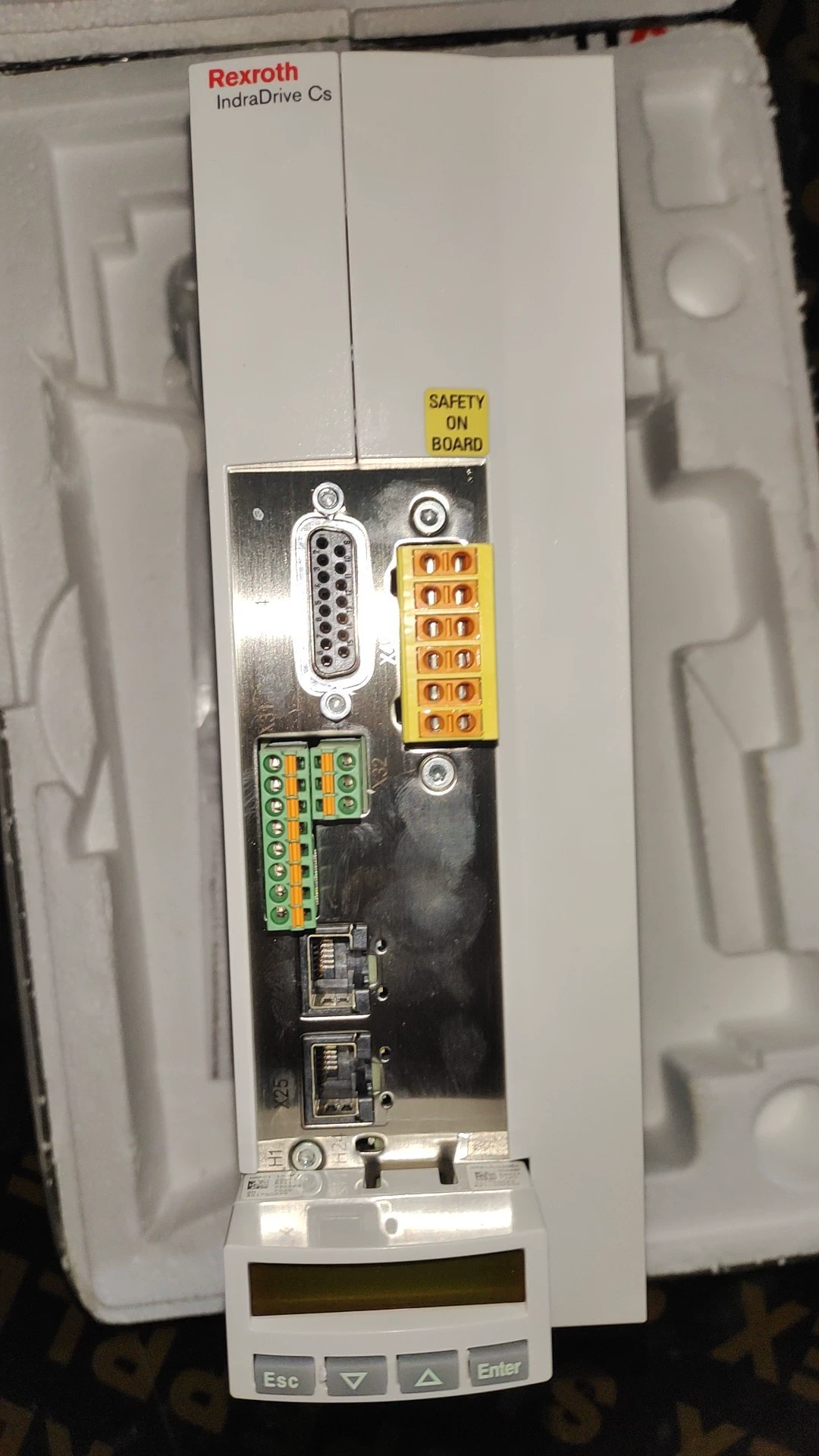 Чисто ново оригинално серво задвижване Bosch Rexroth HCS01.1E-W0018-A-03-B-ET-EC-NN-FU Серво мотор Бърза доставка