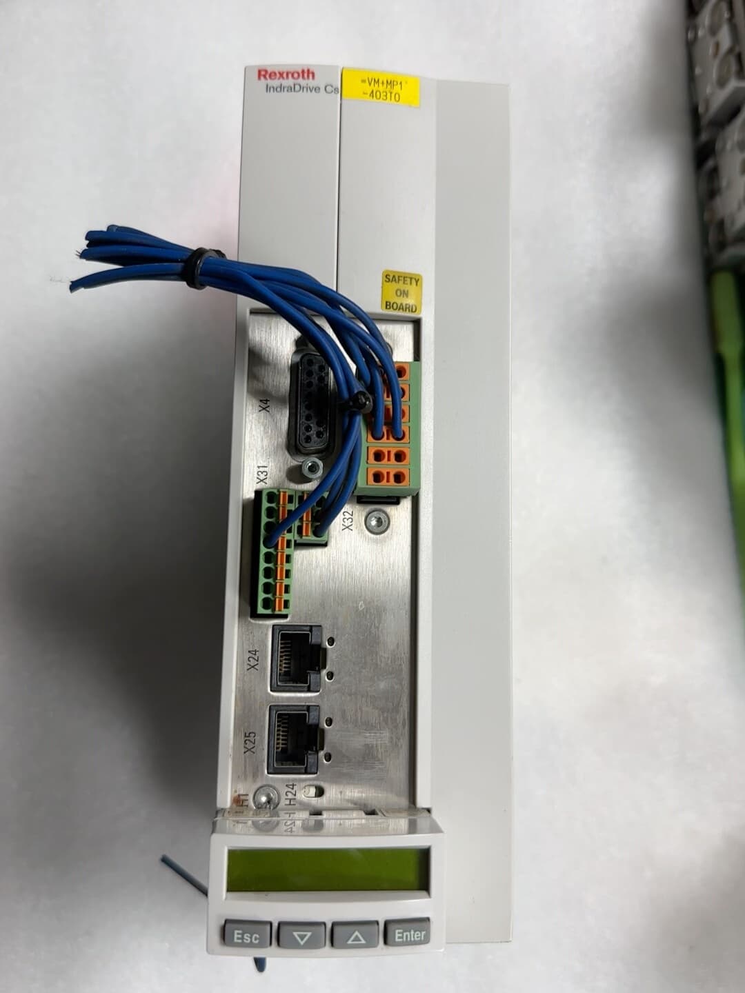 Чисто ново оригинално серво задвижване Bosch Rexroth HCS01.1E-W0018-A-03-B-ET-EC-NN-L4-NN-FW Серво мотор Бърза доставка