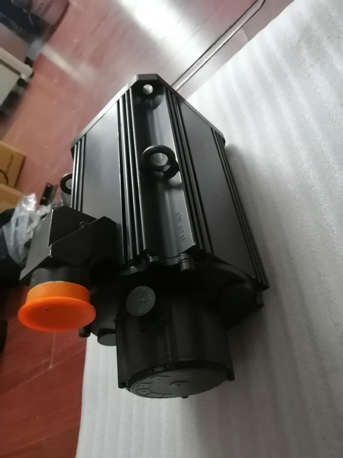 Чисто ново оригинално серво задвижване Bosch Rexroth MKD112B-048-KG2-BN Серво мотор Бърза доставка