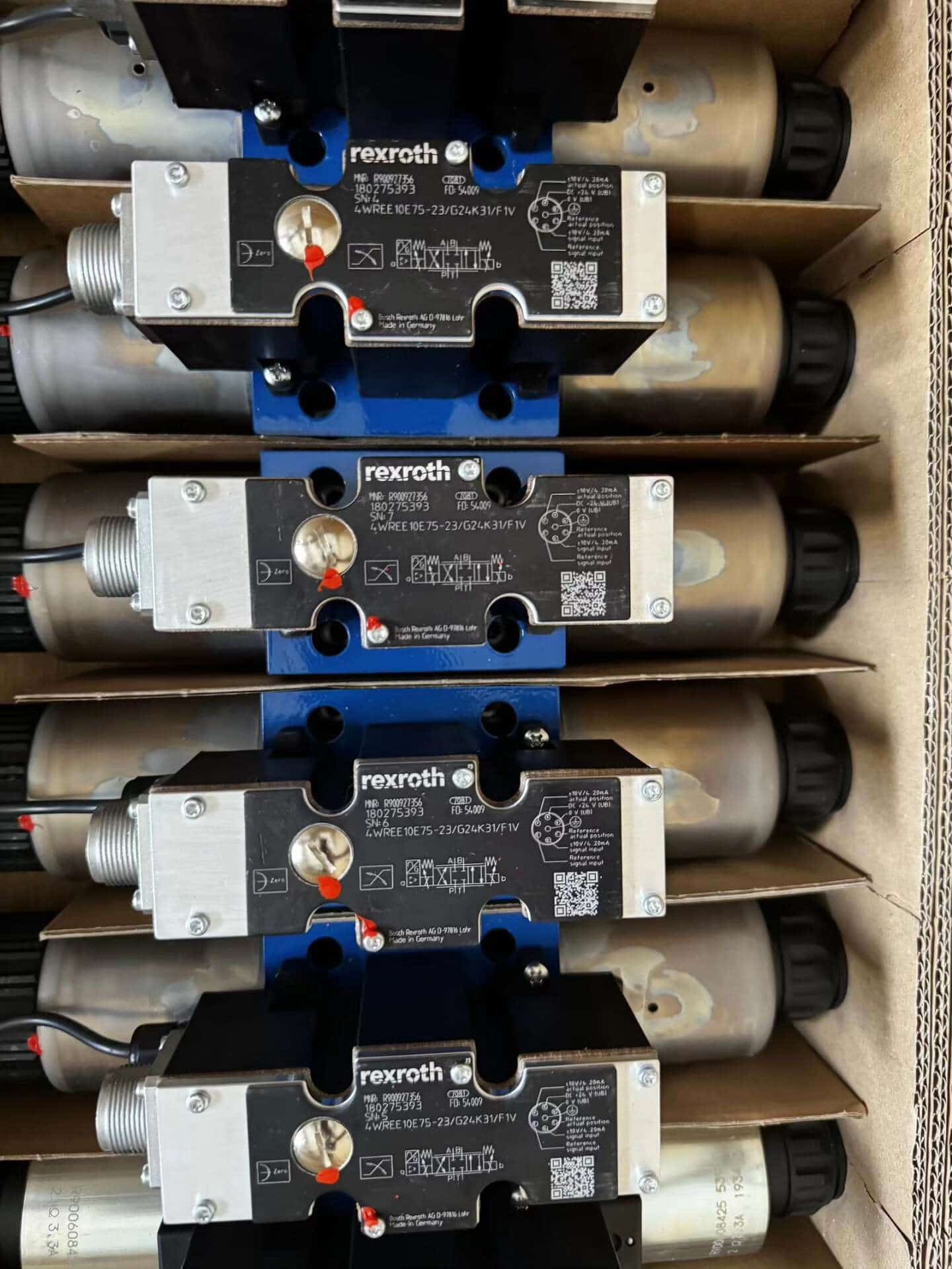 Чисто нов оригинален серво задвижване Bosch Rexroth Пропорционален клапан DBEM20-7X/100YG24K4M Серво мотор Бърза доставка