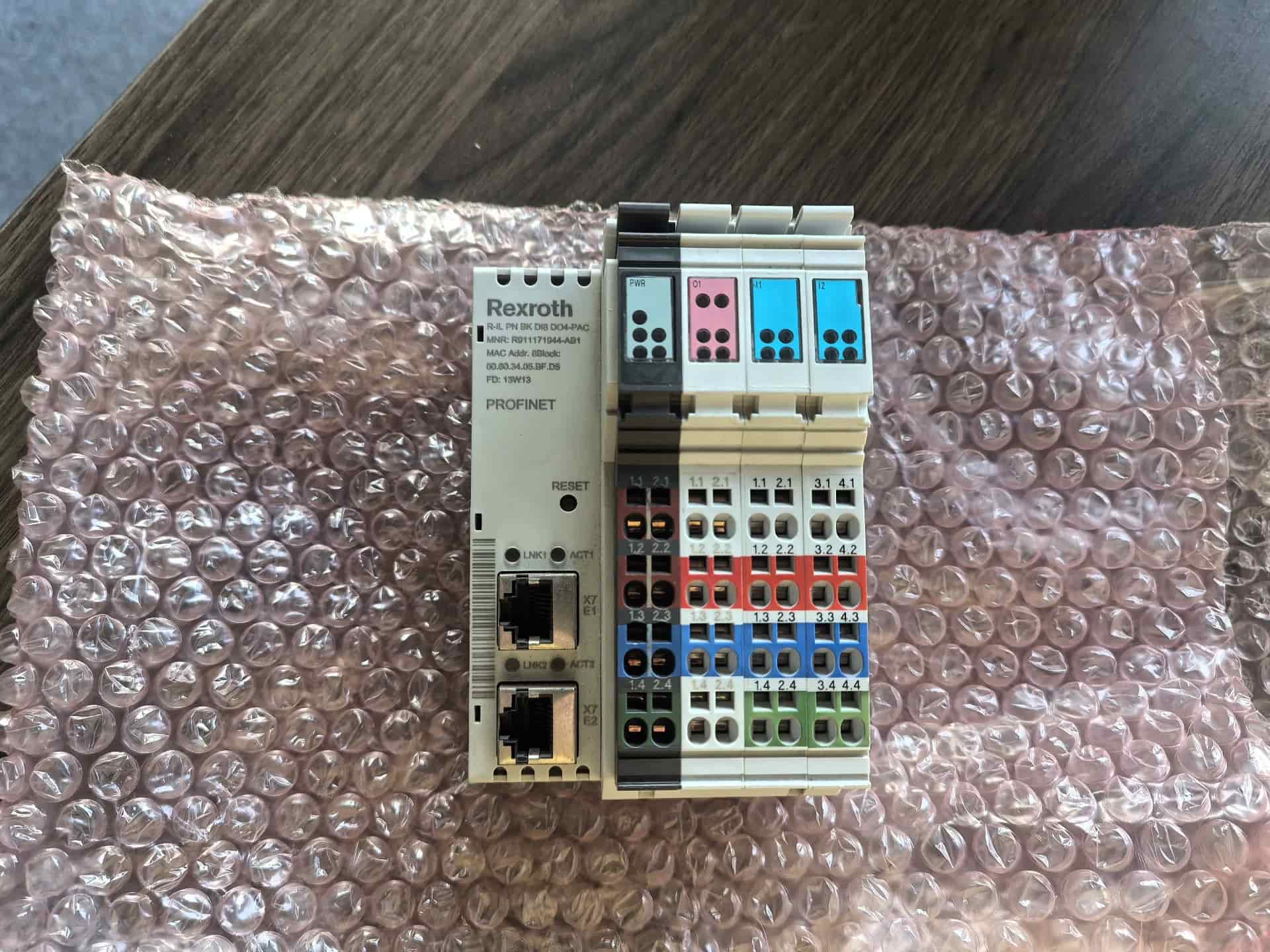 Чисто ново оригинално серво задвижване Bosch Rexroth R911171944-AB1R-IL PN BK DI8 DO4-PAC Серво мотор Бърза доставка