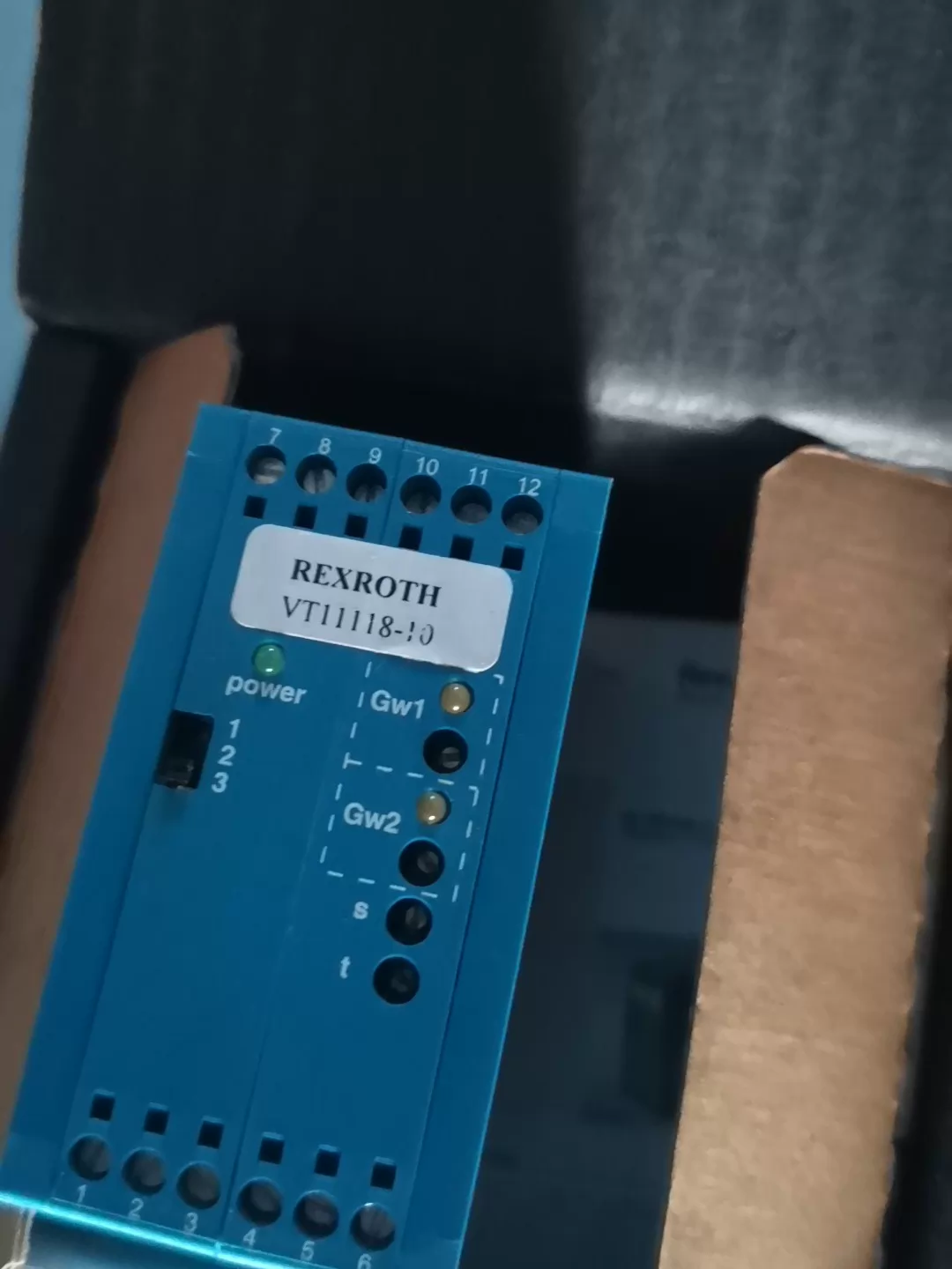 Чисто ново оригинално серво задвижване Bosch Rexroth VT11118-10 Серво мотор Бърза доставка