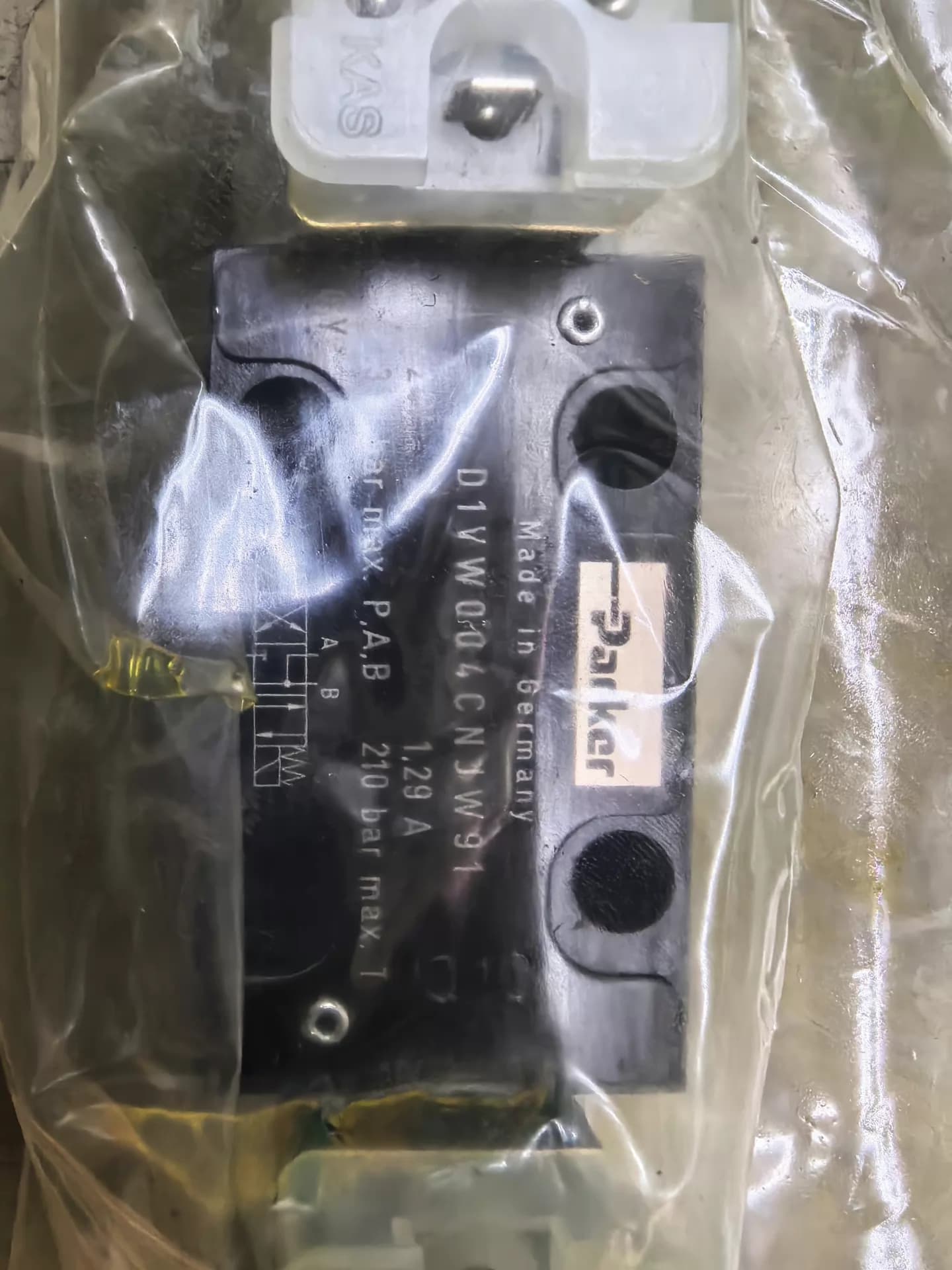 Чисто нови оригинални Parker D1VW004CNJW91 Серво задвижвания Честотни задвижвания Серво мотори Контролери Бърза доставка
