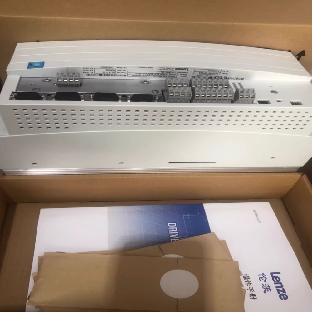 Оригинален нов Lenze E82EV552K2C200 Индустриален I/O модул FedEx DHL Бърза доставка