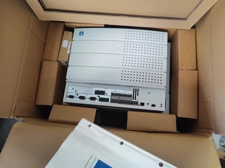 Оригинален нов Lenze E94ASHE0024 Индустриален I/O модул FedEx DHL Бърза доставка