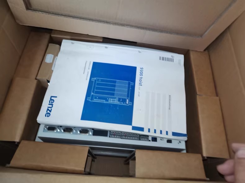 Оригинален нов промишлен I/O модул Lenze EVS9326-EV FedEx DHL Бърза доставка