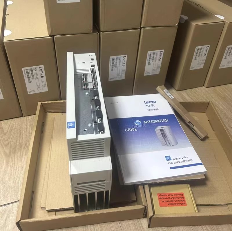 Оригинален нов промишлен I/O модул Lenze EVS9331-EV FedEx DHL Бърза доставка