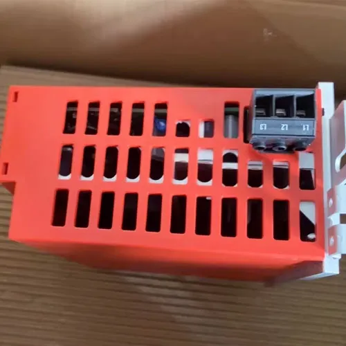 SEW EURODRIVE MC07B0011-5A3-4-00 Честотен инвертор